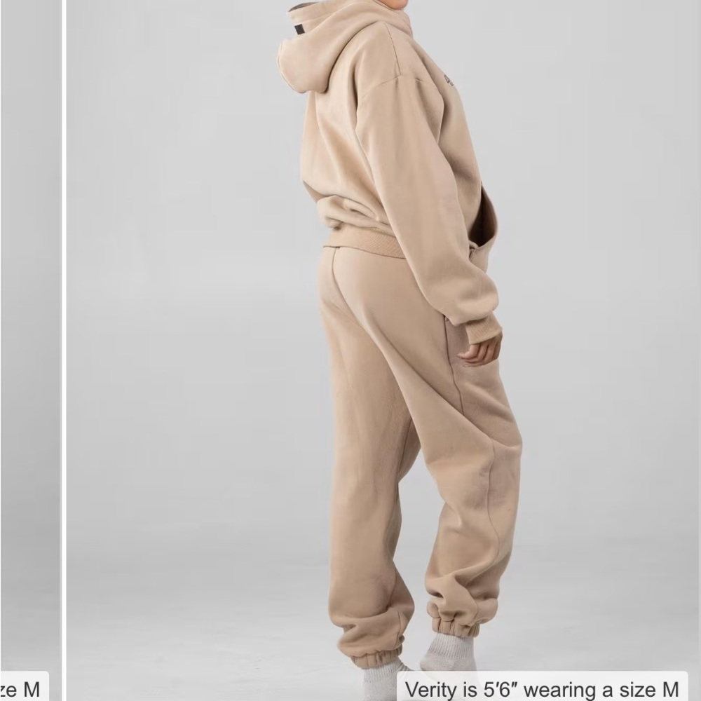 COMFRT Coordinate Sweatshirt & Sweatpants Set in Sand
